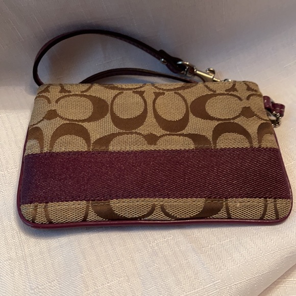 Gentle Used Coach wristlet - Picture 4 of 5